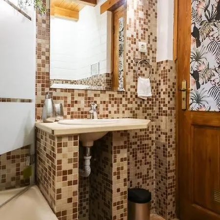 Cosy 7min From The Beach - Casa Do Figo Apartment Chabouco
